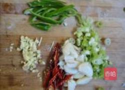 小鱼虾贴饼的做法图解5