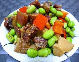 腊肉烧青豆