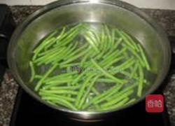 蒜香番茄浇豇豆的做法图解3