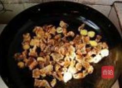 炸肉皮炖萝卜汤的做法图解5
