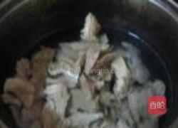 黄笋煨猪蹄的做法图解2