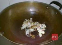大蒜炒腊肉的做法图解4