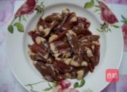 蒜苔爆鸡心的做法图解1