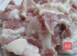 香煎米粉五花肉的做法图解1