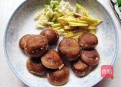 酸菜黄花鱼的做法图解2