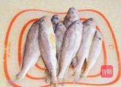 香烤黄花鱼的做法图解1