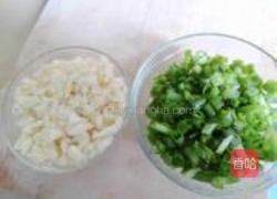 排骨白菜葱香面的做法图解1