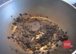 蒜头豆豉焖鸡珍的做法图解3
