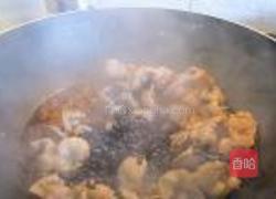 蒜头豆豉焖鸡珍的做法图解7