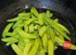 培根肉炒荷兰豆的做法图解2