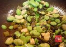 糟菜炒蚕豆的做法图解4