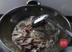 双椒炒鳝鱼段的做法图解5