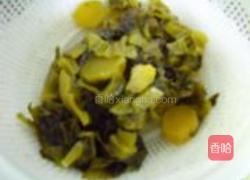 酸菜猪蹄煲的做法图解3