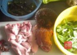 鲜蔬炖猪蹄的做法图解1