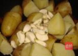 培根大蒜焖土豆的做法图解4