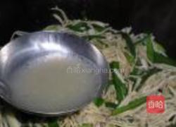 大蒜炒干丝的做法图解5