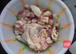 山药母鸡煲的做法图解2