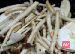 荔枝皮蛋炖排骨的做法图解9