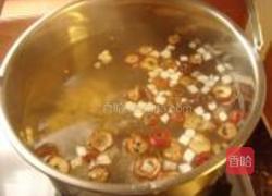 山楂馬蹄茯苓瘦肉湯的做法图解5