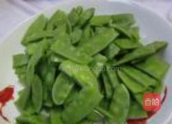 豌豆角炒腊肉的做法图解1