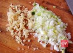 韭菜虾皮鸡蛋水饺的做法图解6