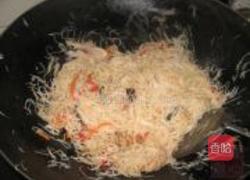 洋葱虾米炒米粉的做法图解8