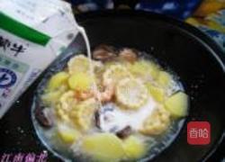 奶汤鲜虾炖土豆的做法图解10
