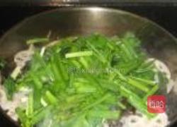 青蒜黑木耳炒藕片的做法图解4