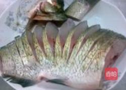 剁椒凤尾鱼的做法图解2