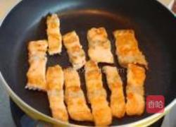 干煎三文鱼腩的做法图解5