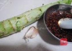 凉拌莴笋的做法图解1