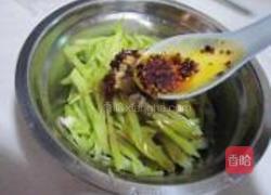 凉拌莴笋的做法图解5