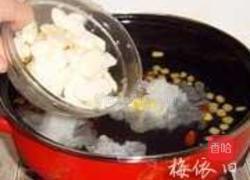 荸荠玉米银耳羹的做法图解4