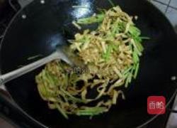 芹菜炒千张的做法图解4