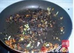 海虾木耳炒脆瓜的做法图解4