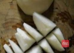 冰糖雪梨炖银耳的做法图解3