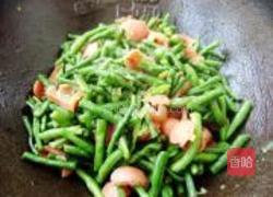 豇豆炒香肠的做法图解6