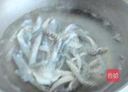 双椒炒鱼皮的做法图解3