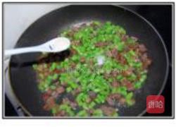 香肠豇豆粒的做法图解11