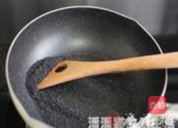 黑芝麻粥的做法图解1
