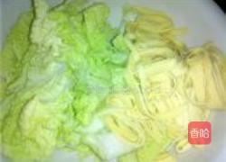 白菜千张鹌鹑蛋汤的做法图解1