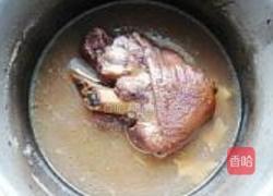 冰糖普洱炖蹄膀的做法图解7