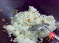 蟹子虾米蛋炒饭的做法图解7