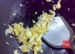 蟹子虾米蛋炒饭的做法图解5