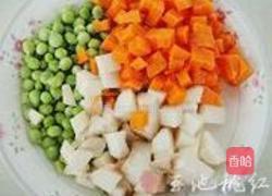 五彩鸡丁的做法图解1
