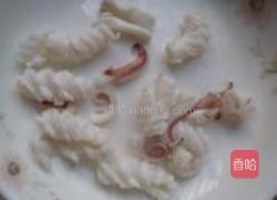 西芹炒鲜鱿的做法图解5