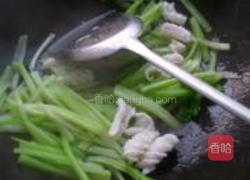 西芹炒鲜鱿的做法图解8