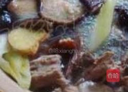 丝瓜香菇鸭架汤的做法图解3