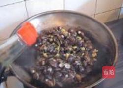泡椒紫苏炒蚬子的做法图解5