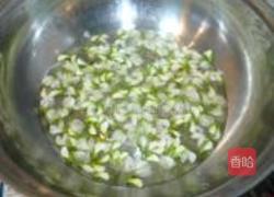 槐花饼的做法图解2